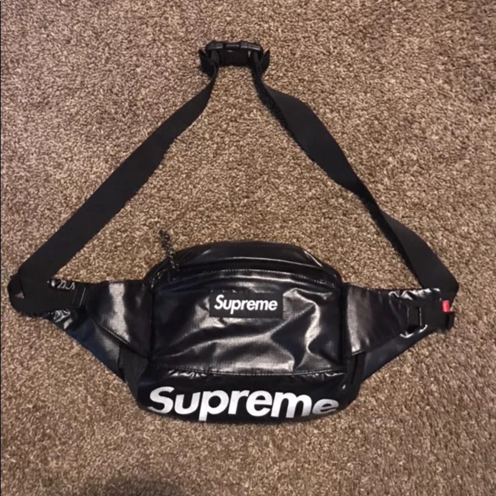 Supreme FW17 waist bag